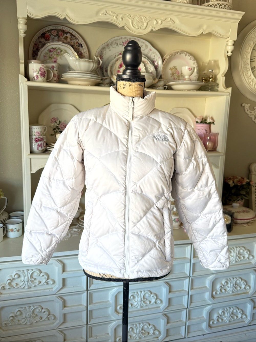The North Face Youth Girls Size L. Off-White Quilted Puffer Jacket